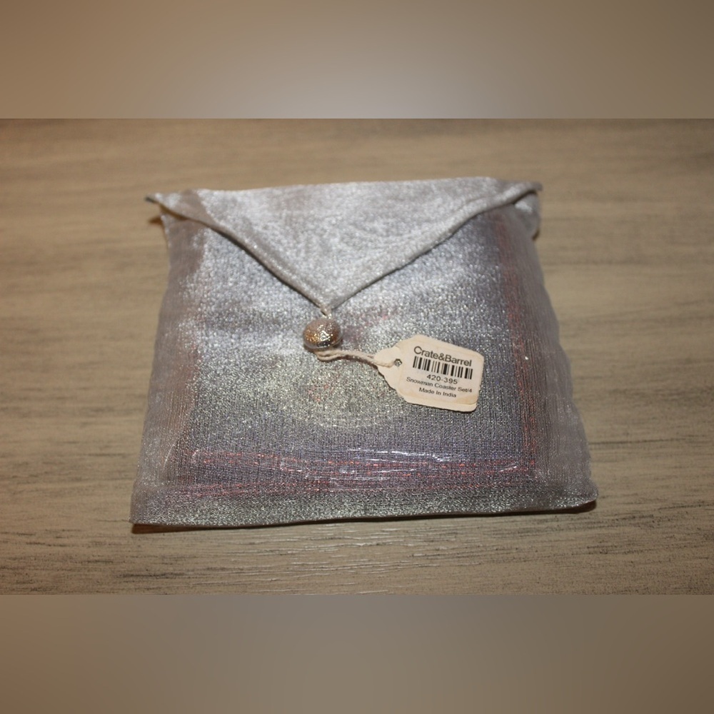 CRATE & BARREL Beaded Snowman Coasters Set of 4 BRAND NEW in packaging HOLIDAY - Picture 2 of 5